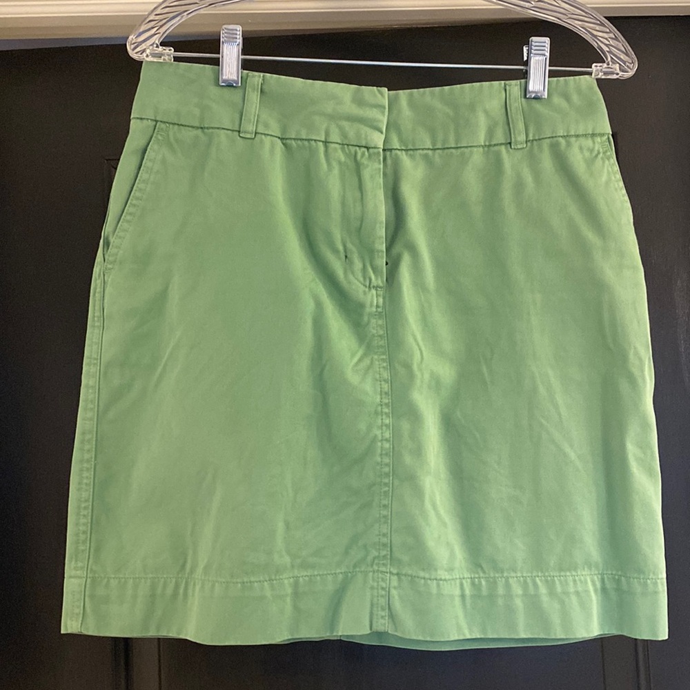 Vineyard Vines  size 4 green khaki skirt